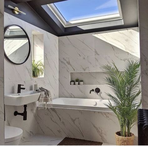 Skylight Bathroom, Best Online Furniture Stores, Bathroom Transformation, Family Bathroom, Design Case, Bathroom Renovations, Ceiling Design, Dream Home Design, Bathroom Inspiration