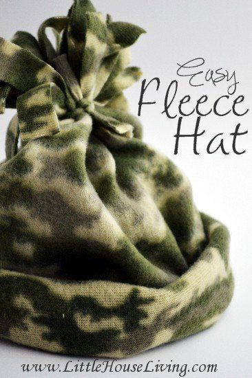 Easy Fleece Hat, Fleece Hat Tutorial, Fleece Ideas, Fleece Hat Pattern, Fleece Crafts, Fleece Projects, Fleece Hats, Sewing Fleece, Hat Tutorial