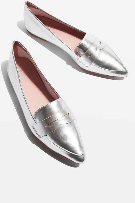 Travel Wardrobe Spring, Loafers Trend, Silver Loafers, Metallic Loafers, Spring Travel, All About Shoes, Travel Wardrobe, Gorgeous Shoes, Silver Shoes