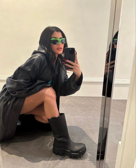 Kylie Jenner Mirror, Kylie Jenner Icons, Men Fashion Vintage, Kylie Jenner Hair, Estilo Kylie Jenner, Mens Fashion Vintage, Kylie J, Kylie Jenner Outfits, Kylie Jenner Style