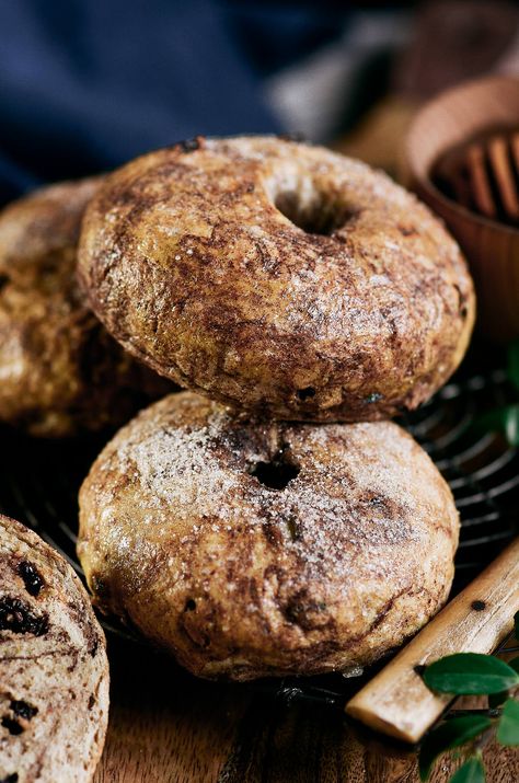 15 Minute Flourless Paleo Cinnamon Raisin bagels. best gluten free bagel recipe. Easy grain free and paleo bagels. Cinnamon Bagel Recipe, Gf Bagels, Paleo Bagels, Cinnamon Bagel, Gluten Free Bagel Recipe, Cinnamon Raisin Bagels, Raisin Bagels, Cinnamon Bagels, Paleo Tortillas