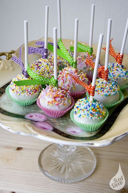 Rainbow Sprinkle Cakes, Beautiful Cake Pictures, Pop Cakes, Pop Cupcakes, Cake Pop Ideas, Birthday Cake Pops, Cupcakes Decorados, Pop Ideas, Sprinkle Cake