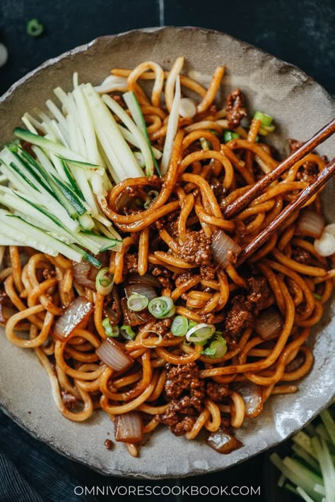 Zha Jiang Mian (Old Beijing Fried Sauce Noodle, 炸酱面) Tasty Noodles Recipe, Cumin Lamb, Honey Garlic Pork Chops, Fried Tomatoes, Asian Noodle, Noodle Recipe, Fry Sauce, Brown Sauce, Asian Noodles