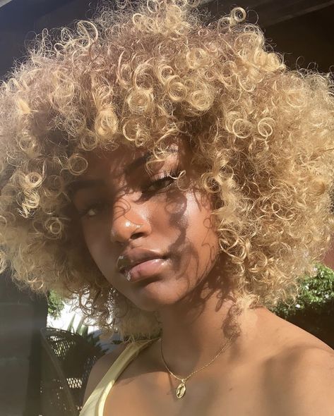 Blonde Weave, Blonde Afro, Blond Ombre, Ombre Hair Blonde, Weave Hair, Blonde Curly Hair, Hair Ombre, Dyed Natural Hair, Fantasy Hair