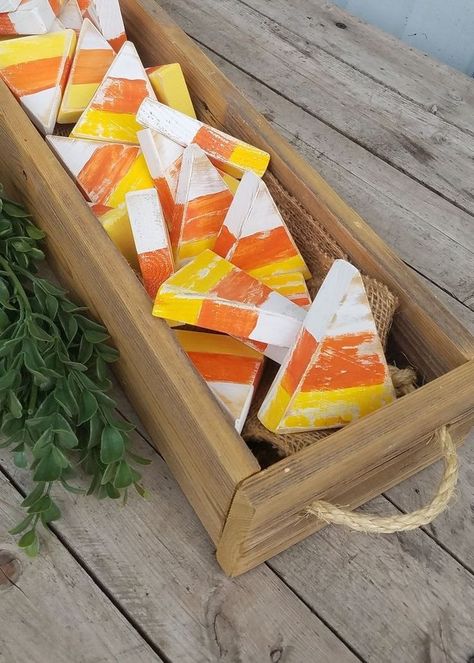 Tier Tray Fall Decor, Wood Candy Corn, Candy Corn Decor, Corn Decor, Rustic Halloween Decor, Candy Corn Decorations, Fall Wood Crafts, Fall Decor Diy Crafts, Hallowen Ideas