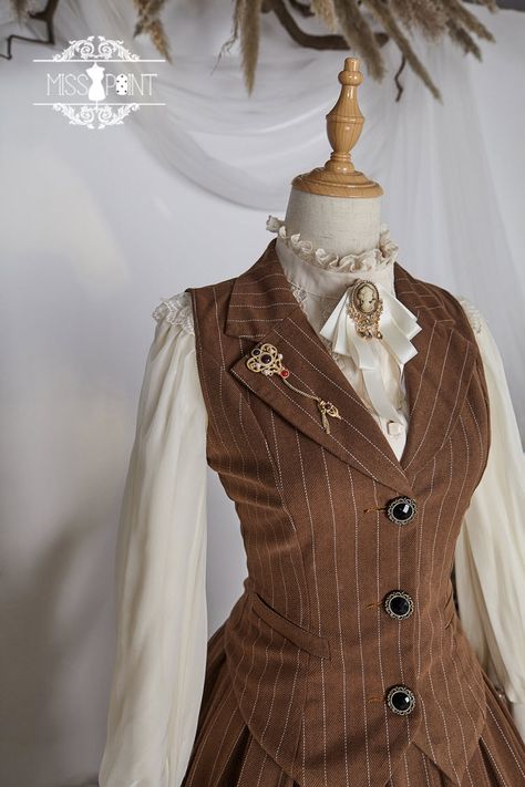 Modern Victorian Style Clothing, Classic Vintage Outfits For Women, Modern Victorian Outfits, Modern Vintage Clothes, Fancy Vest, Modern Victorian Fashion, Victorian Vest, 1960s Fashion Women, Waistcoat Women