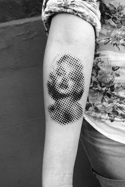 Marilyn Monroe Inspired Tattoo, Marilyn Monroe Tattoo Ideas, Marilyn Monroe Tattoo, Dot Tattoos, 100 Tattoo, Human Canvas, Awesome Tattoos, Tattoo Project, Diy Tattoo