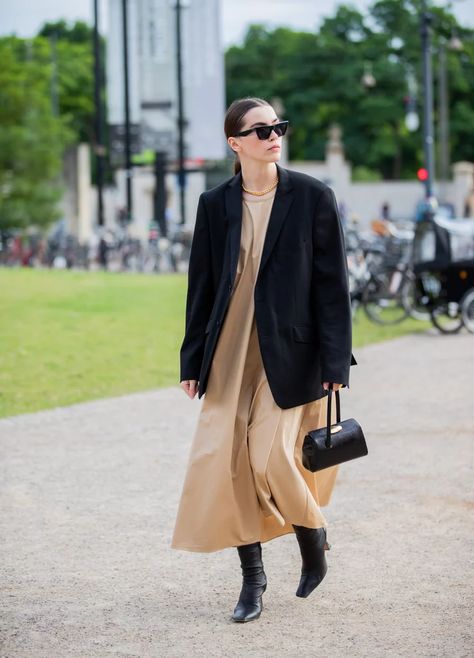 Fall Outfit Ideas 2019 | POPSUGAR Fashion Trend Outfits, Black Blazer Outfit, Dress Leather Boots, Vogue Ukraine, Casual Chic Outfits, Style Casual Chic, Outfit Plan, Jackets Women, Copenhagen Fashion Week