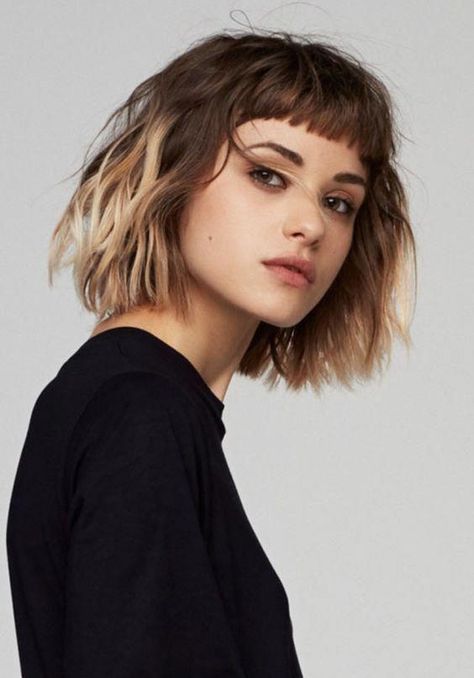 Short Haircut With Bangs, Short Messy Haircuts, Trendy We Fryzurach, Dunner Wordend Haar, Messy Bob, Messy Haircut, Messy Bob Hairstyles, Haircut With Bangs, Choppy Bob Hairstyles