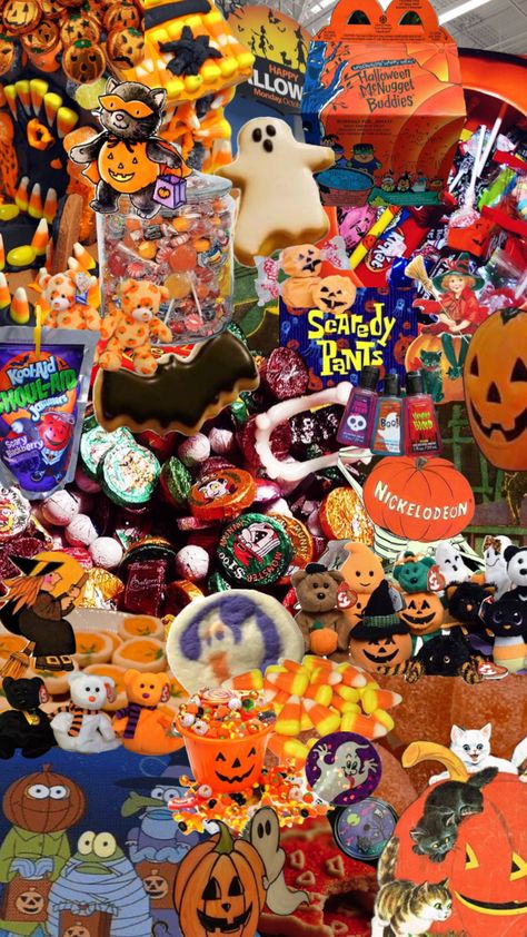 nostalgic halloween #nostalgia #halloween Halloween Decorations Nostalgia, 2000s Halloween Decorations, Halloween 2000s Nostalgia, Nastolgic Halloween, 90s Halloween Nostalgia, Early 2000s Halloween Nostalgia, Nostalgic Halloween Decor, 2000s Halloween Aesthetic, 90s Halloween Decorations