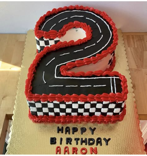 Race Track Cake, Hot Wheels Cake, Race Car Cakes, Hotwheels Birthday Party, Cars Birthday Cake, 5th Birthday Cake, Superhero Birthday Cake, Birthday Cake With Photo, Hot Wheels Party