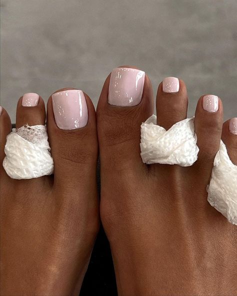 Freshly painted. 💕 Shade: Baby It’s Snowing | Tap to shop our polish. | Instagram Summer Feet Nails Colors, Neutral Nails Pedicure, Light Toenail Polish, Neutral Summer Pedicure, Shellac Pedicure Ideas, Fun Pedicure Colors, Pedicure Ideas Elegant, 2024 Toe Nails, Neutral Summer Pedicure Colors