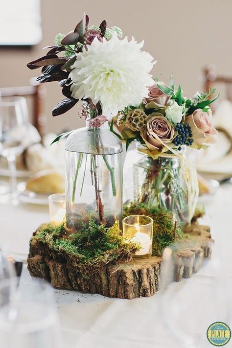 Tree slices as a base for the centerpieces at a garden, rustic or enchanted forest wedding Enchanted Forest Decorations, Winter Wedding Centerpieces, Deco Champetre, Tree Stumps, Enchanted Forest Wedding, Rustic Wedding Table, Forest Decor, Rustic Wedding Centerpieces, Forest Theme