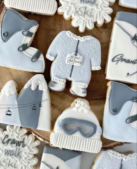 Ski Themed Baby Shower Ideas, Ski Baby Shower Ideas, Ski Cake, Bakery Sugar Cookies, Winter Pregnancy Announcement, Baby Skiing, Winter Pregnancy, Sports Cookies, Welcome To The World Baby