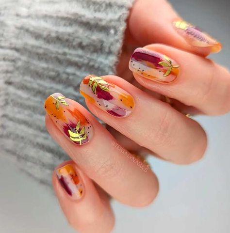 Fall Nails With Stickers, Leaves Nails Fall, Abstract Autumn Nails, Autumn Abstract Nails, Autumn Nail Art Designs Fall Leaves, Leaf Nails Fall, Autumn Nails Leaves, Fall Leave Nails, Fall Holiday Nails