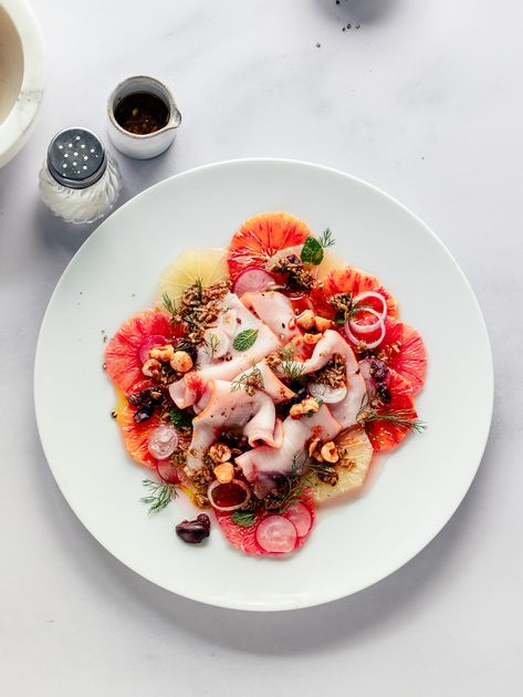 Citrus and swordfish carpaccio - Social Media Food Photography by : Alessandra Del Sole - Milan, Italy Mussel Recipes, Food Blog Photography, Diet Plate, Restaurant Fish, Chocolate Log, Lamb Skewers, Decadent Food, Mussels Recipe, Trendy Food