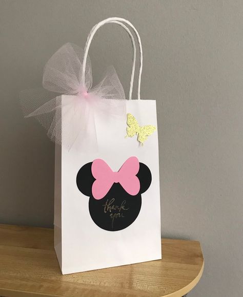 Doodles Birthday, Minnie Mouse Favors, Birthday Party Treat Bags, Minnie Mouse Gifts, Minnie Mouse Birthday Theme, Minnie Mouse Theme Party, Mickey Mouse Bday, Minnie Mouse Birthday Party Decorations, Minnie Mouse Birthday Decorations