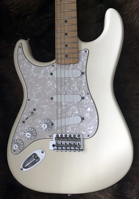 YorMajesty's LH White Fender Stratocaster White Stratocaster, Guitar Obsession, Cool Electric Guitars, Guitar Collection, Fender Stratocaster, Electric Guitar, Music Instruments, Guitar, White