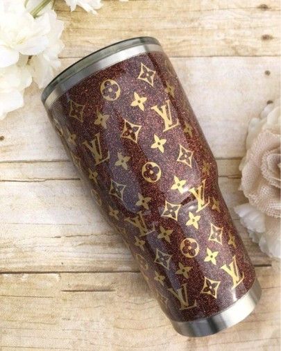 Louis Vuitton Yeti Tumbler Cup http://liketk.it/2Zp8e #liketkit @liketoknow.it #StayHomeWithLTK #LTKhome #LTKunder50 Lv Tumbler, Lv Inspired, Yeti Cup Designs, Yeti Monogram, Louis Vuitton Pattern, Glitter Yeti, Custom Yeti, Louis Vuitton Gifts, Monogram Tumbler