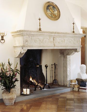 love this fireplace/ not sure if it is inside or outside,,,,I just know I love it ! Italian Fireplace, Rustic Italian Home, French Fireplace, Gorgeous Fireplaces, Tuscan Design, Rustic Italian, Room With Fireplace, Italian Home, Mediterranean Home