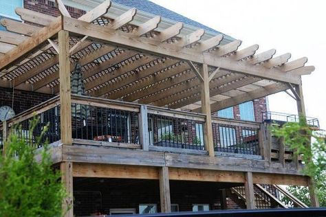 Ideas for building a Pergola on and existing deck #buildingapergola Deck Over Carport, Deck Pergolas, Backyard Pergola Ideas, Deck Update, Pergola Over Garage, Havana House, Outdoor Pavillion, Wraparound Deck, Pergola Patio Ideas