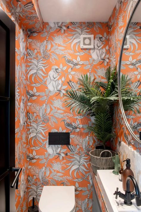 Savuti Wallpaper, Tiny Bathroom Layout, London Bathroom, Oakland Apartment, Kitchen Cabinets Fronts, Tiny Powder Rooms, Dutch Barge, Bathroom Features, Compact Bathroom