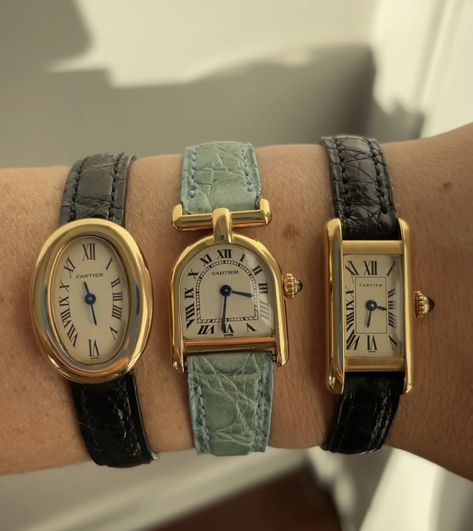 Vintage Cartier Watch, Cartier Watches Women, Photographie Indie, Pretty Watches, Timeless Watches, Vintage Watches Women, Jewelry Tips, Bold Jewelry, Hand Watch