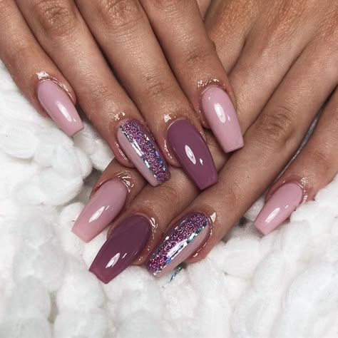 Vintage Mauve Nails, Mauve Pink Nails Design, Purple And Nude Nails, Mauve Nails With Glitter, Mauve Fall Nails, Pink Autumn Nails, Mauve Nails Design, Mauve Nail Ideas, Mauve Nail Designs