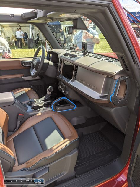 Ford Bronco Interior, Car Manifestation, Dodge Challenger Hemi, Bronco Raptor, Bronco 2, Ford Interior, New Bronco, Ford Suv, Classic Ford Broncos