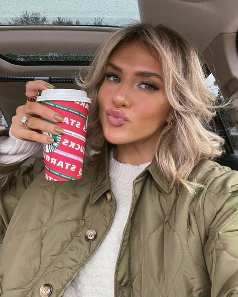 Jordan & Kemper on Instagram: “peppermint mocha ❤️ wearing a few different @stitchandfeather jackets, which is your vibe? code KEMPER15 #stitchandfeather #featherbabe” Jordan Kemper Hair, Jordan And Kemper, Peppermint Mocha, December 22, Cosmetology, Mocha, Peppermint, Jordan, Hair Styles