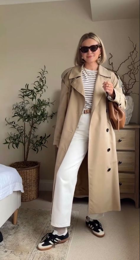 Trench Coat Style Women, Beige Peacoat Outfit, Look Trench Coat, Trent Coat Outfit, Beige Trenchcoat Outfit, Gabardine Outfit, Peacoat Outfit, Trench Outfit, Long Coat Outfit