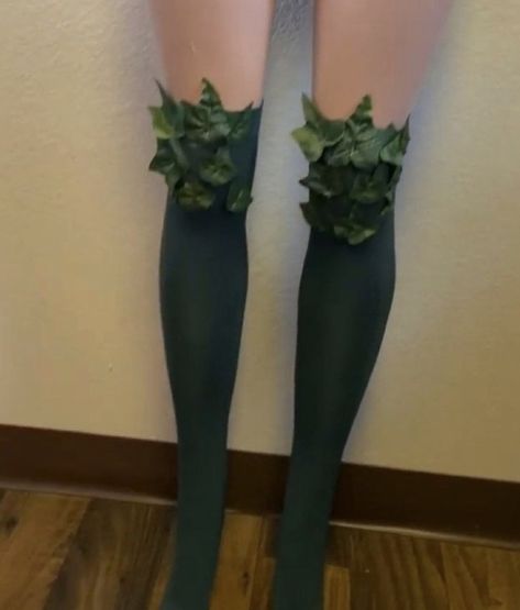 Plant Halloween Costumes, Poison Ivy Inspired Outfit, Poison Ivy Shoes, Mother Earth Costume, Poison Ivy Outfit, Mother Nature Costume Diy, Mother Nature Costume Halloween, Poison Ivy Costume Diy, Nature Costume