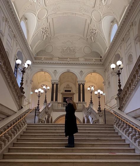 Vienna Waits For You, University Of Vienna, University Life, Peaceful Life, Classical Architecture, Fall Aesthetic, We Fall In Love, Art And Architecture, Dark Academia