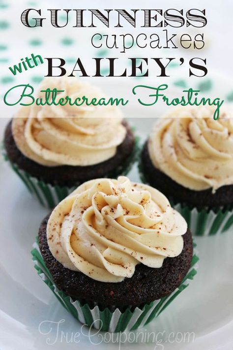 Guiness Cupcakes, Baileys Cupcakes, Irish Desserts Traditional, St Patrick's Day Dessert, Guinness Cupcakes, Boozy Cupcakes, Specialty Cupcakes, Irish Desserts, Guinness Cake