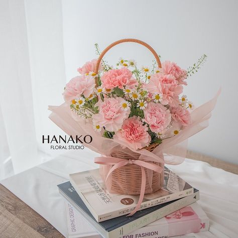 2024 Mother‘s Day is coming! Head to our online store to chose come gorgeous blooms from our collection for your mum! 🛒 hanakoflowers.com #flowerbouquet #bouquets #mothersdaygift #mothersdayflowers #florist #flowers #gifts #lifestyle #flowershop #mothersday #torontomothersday #torontoflowershop #多伦多花店 Box Bouquet, Your Mum, Flowers Gifts, Floral Studio, Mothers Day Flowers, Mothersday Gifts, Flower Shop, Flowers Bouquet, Mother’s Day