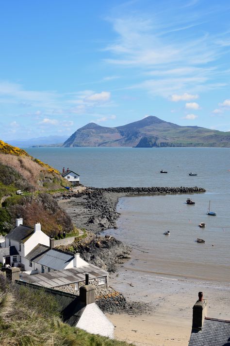 Porthdinllaen, Llyn Peninsula, North Wales. Gwynedd. North Wales Aesthetic, Wales Beach Aesthetic, Travel Views, Llyn Peninsula North Wales, Mwnt Wales, Llanrwst Wales, Gorgeous Places, Cambodia Travel, Short Break