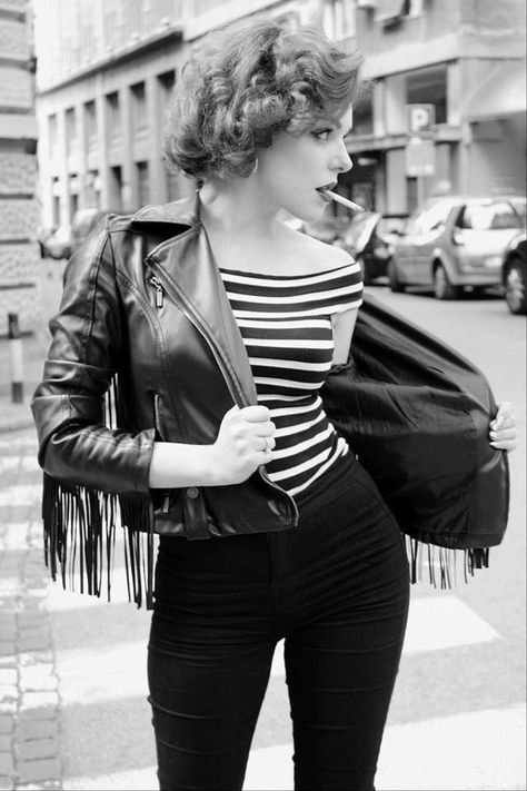 1000+ ideas about Greaser Girl on Pinterest | Rockabilly, Teddy ... More 1950s Fashion Greaser, Stile Pin Up, Stil Rock, Greaser Girl, Mode Rockabilly, Rockabilly Mode, Teddy Girl, Rockabilly Girl, Modern Pin Up