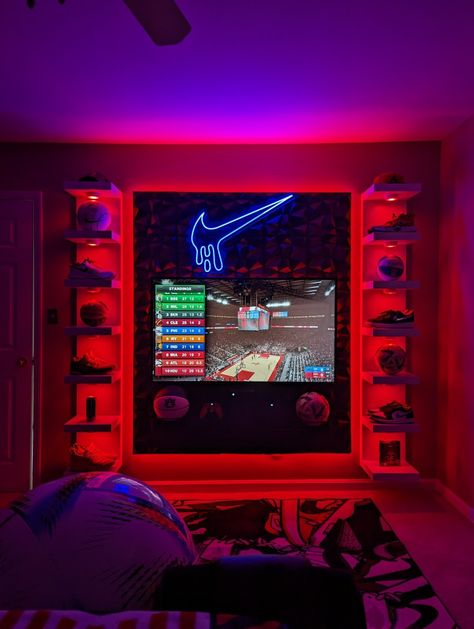 Supreme Room Ideas, Black Men Room Ideas, Hype Bedroom Ideas, Cool Men Room Ideas, Hypebeast Aesthetic Room, Bed Rooms Ideas For Men Modern, Jordan Themed Room, Hype Beast Room Ideas, Cool Guy Rooms