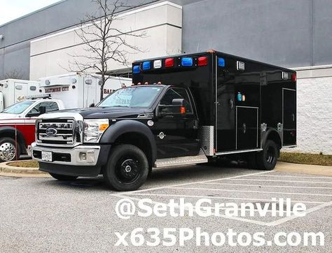 Seth Granville on Instagram: "(Unknown Agency) 2016 Ford Trucks F-450 4x4 / Wheeled Coach #wheeledcoach #fordtrucks #f450 #ambulance #ambulances #fordf450 #fordambulance #emslife #paramediclife #emtlife #sethgranville #x635photos" Ford Ambulance, 4x4 Wheels, Ford F450, Equipment Trailers, Police Vehicles, Rescue Vehicles, Horse Trailers, Roadside Assistance, Emergency Vehicles