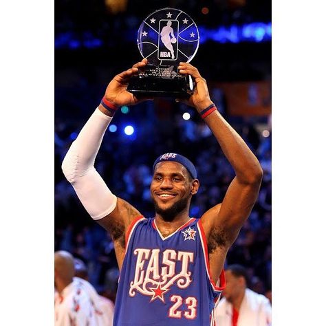 TBT: Feb 17 2008 After dropping 27 points along with 9 assists and 8 rebounds The King secured his 2nd All-Star Game MVP in 3 years. #DHTK #REPRE23NT #DONTHATETHEKING Lebron James All Star, Lebron James Miami Heat, Jordan Woods, Nba All Star, Basketball Quotes, Sport Icon, Old Images, Miami Heat, Nba Basketball