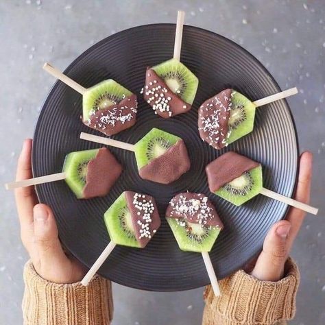 Idee Babyshower, Kids Party Food, Easy Food Art, Thigh Recipes, Buddha Bowl, Recipes Keto, Keto Chicken, Homemade Chocolate, Frappe