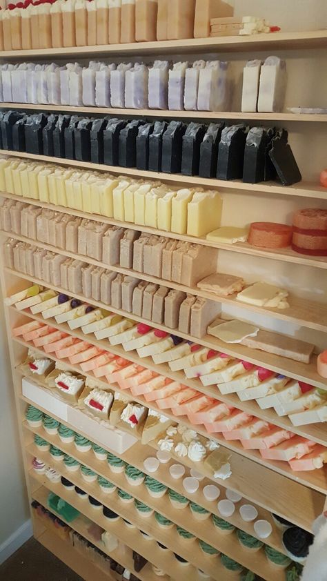 Soap curing rack!! Getting full! Lilin Aroma, Săpunuri Handmade, Soap Display, Handmade Soap Recipes, Handmade Soap Bar, Homemade Soap Recipes, Soap Shop, Homemade Bath Products, Soap Packaging