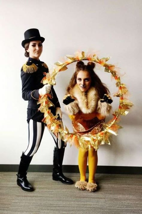 Circus Costume Diy, Lion Costume Women, Circus Costumes Women, Circus Costume Ideas, Lion Costume Diy, Lion Tamer Costume, Circus Halloween Costumes, Vintage Circus Costume, Lion Halloween Costume