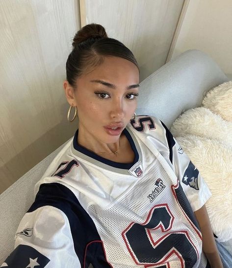 Jersey Outfit, Sleek Hairstyles, Baddie Hairstyles, Football Jersey, Aesthetic Hair, Fashion Killa, Girly Girl, Hair Looks, Cute Hairstyles