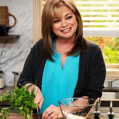 Bio - Valerie Bertinelli Valerie Bertinelli Hair, Valerie Bertinelli Hairstyles, New York Times Best Seller, Mommy Hairstyles, Hello Design, Valerie Bertinelli, Vintage Baking, Hairstyles Over 50, Golden Globes