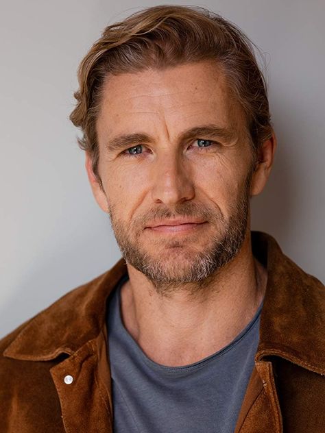 Lucas Ripley, Brett Tucker, Mcleod's Daughters, Station 19, Its A Mans World, Mans World, Attractive People, Man In Love, Best Couple