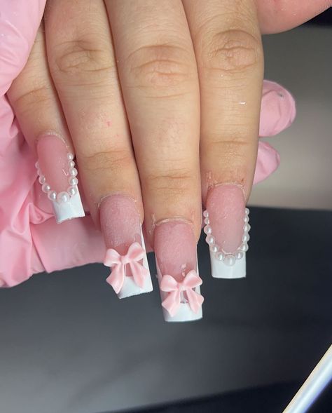 🎀🤍 - #nailsnailsnails #acrylicnails #nails #nailinspo #nailinspiration #nailideas #prettynails #explore #explorepage #nailtech #nailsofinstagram #nailtech #nailart #nailstagram #bownails #bow #coquette #coquettenails #whitenails #uñascoquette Coquette Halloween, Bow Coquette, Pretty Gel Nails, Nail Tech, White Nails, Halloween Nails, Nails Inspiration, Pretty Nails, Nail Inspo