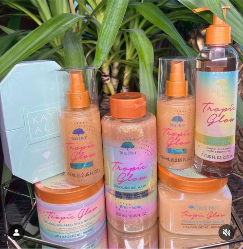 Tropic Glow Tree Hut, Hygiene Feminine, Tropical Glow, Pistachio Gelato, A Pretty Girl, 15 Birthday, Preppy Gifts, Skincare Inspiration, Hygiene Care