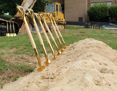 Traditional Style Spade Show Gold Plated Groundbreaking Shovels Groundbreaking Event Ideas, Groundbreaking Ceremony Ideas, Groundbreaking Ceremony, Garden Shovel, Snow Shovel Race, Survival Shovel, Shovel Guitar, Weaponized Shovel, Event Branding