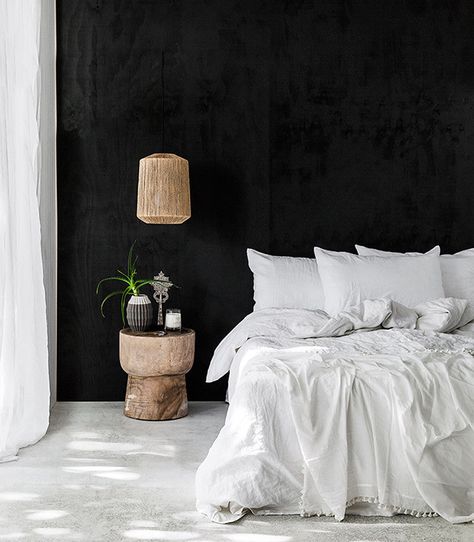 13 Practical No Headboard Ideas for Your Bedroom Black Accent Walls, Murphy Bed Plans, Accent Wall Bedroom, Black Bedroom, White Bedroom, White Bedding, Black Walls, Beautiful Bedrooms, Minimalist Bedroom